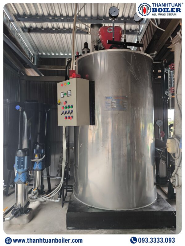 Nồi Hơi Đặt Đứng Đốt Dầu 1000 KG/H - Ngành Hấp Cá