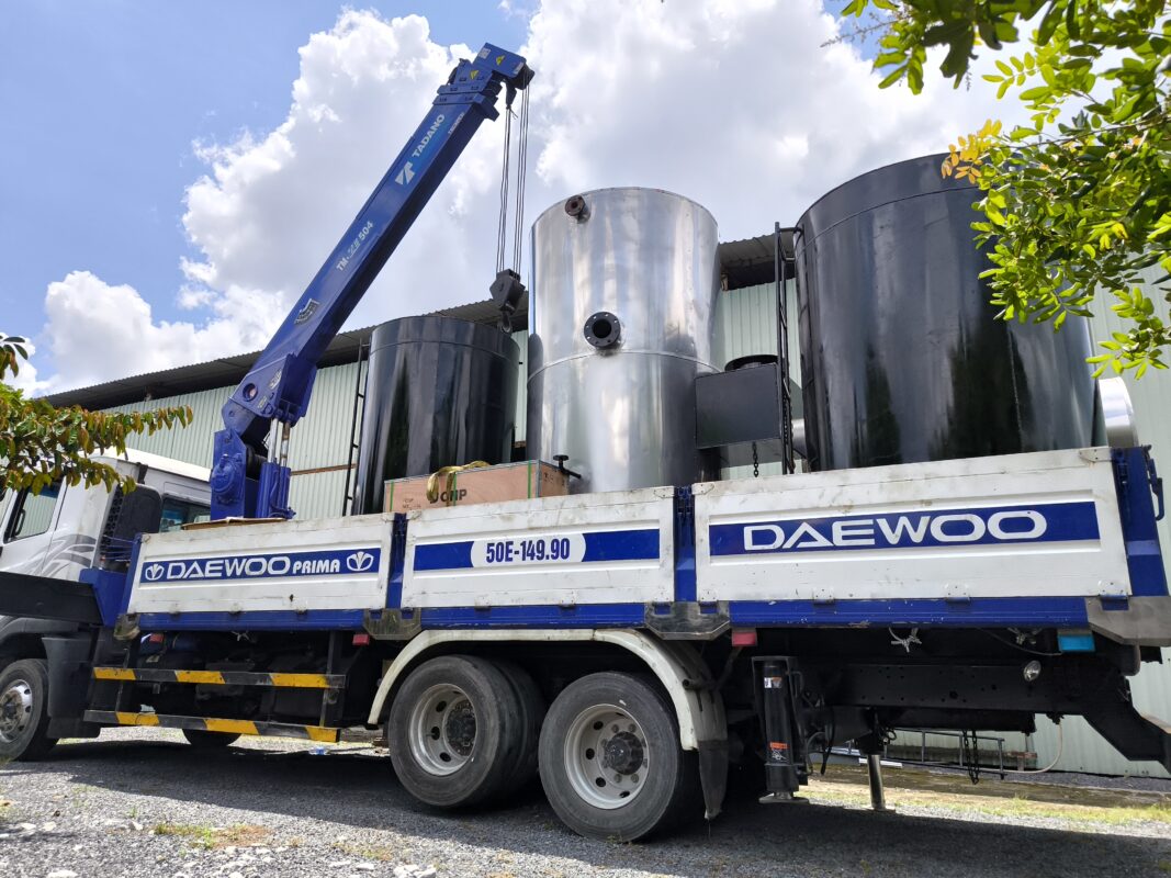 Nồi Hơi Đặt Đứng Đốt Dầu 2000 KG/H - Ngành Gia Vị